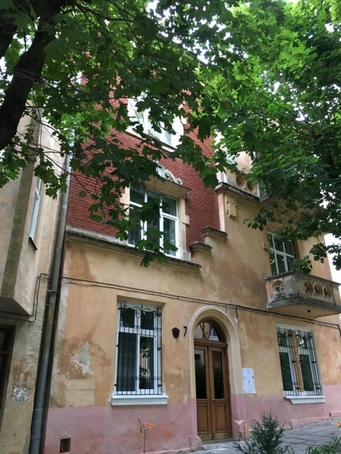 Apartment Karpintsa Lviv Bagian luar foto